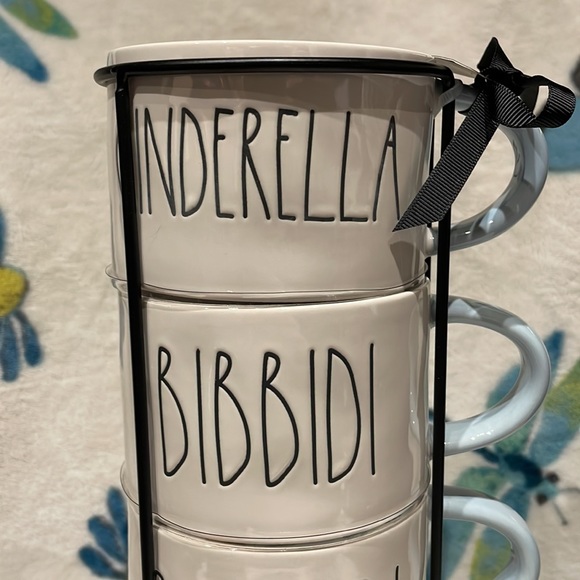 Rae Dunn Disney’s Cinderella double sided mug stacker - Picture 4 of 7